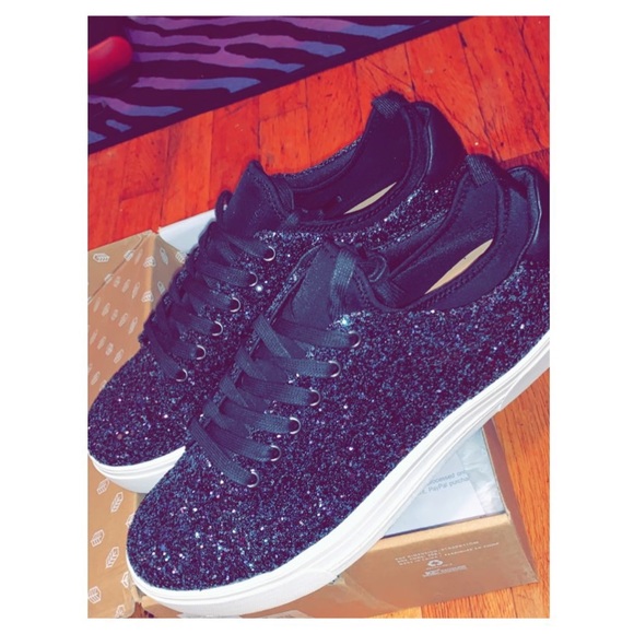 Flashy Feet’s✨👣 - Picture 3 of 3